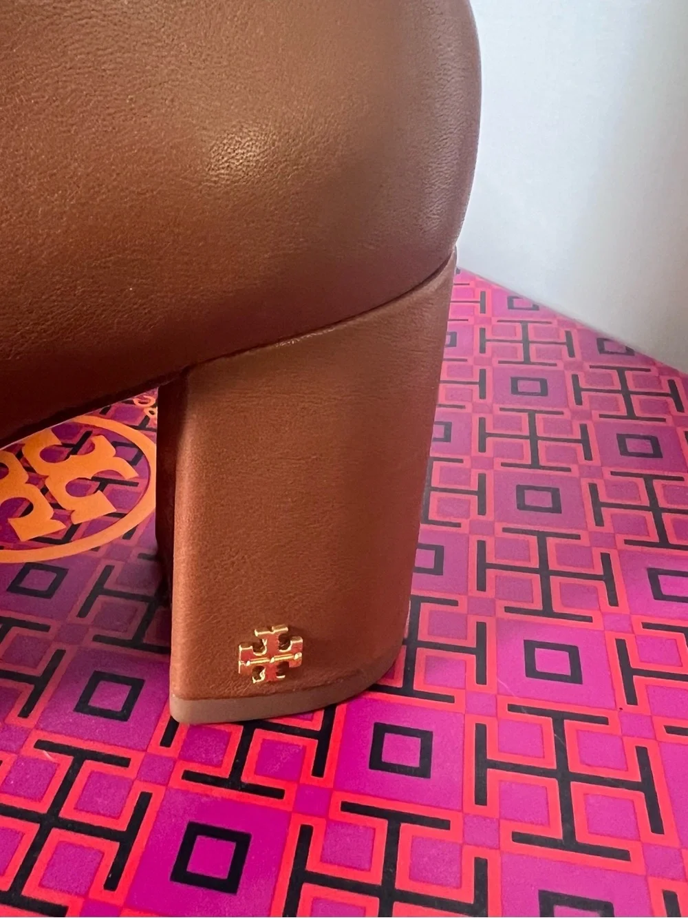 Tory Burch Smooth Cognac Leather Brooke Booties Size 9